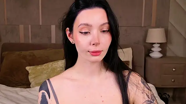 Snapshot of Goldy_Stark chatting on 11.06.25 Goldy Stark online show from 11.06.25