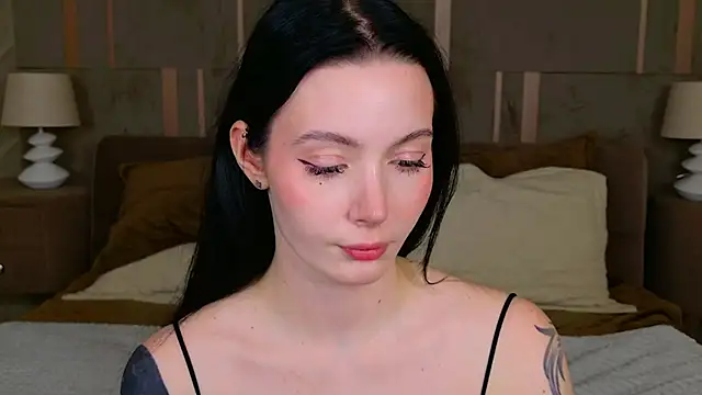 Snapshot of Goldy_Stark chatting on 11.26.25 Goldy Stark online show from 11.26.25