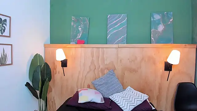 Snapshot of aliceandsia chatting on 11.26.25 aliceandsia online show from 11.26.25