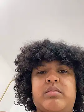 Snapshot of Rizos_hot_official chatting on 10.25.25 Rizos hot official online show from 10.25.25