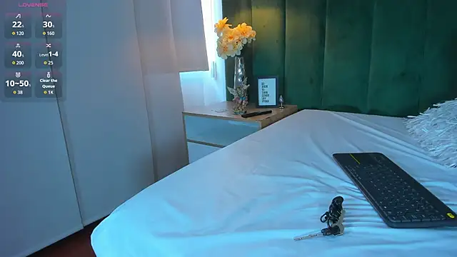 kittyy milk 001 online show from 09.23.25