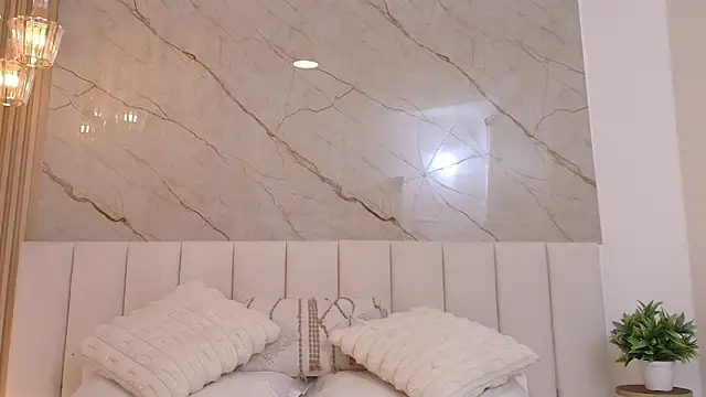 Snapshot of GraceMontgomery chatting on 11.08.25 GraceMontgomery online show from 11.08.25