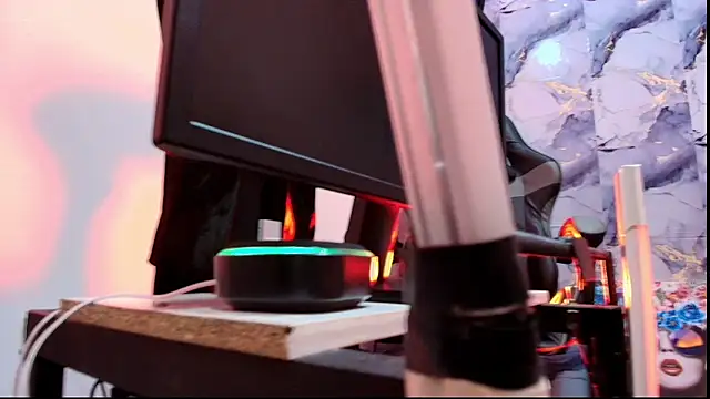 Snapshot of AngelThroatt chatting on 09.29.25 AngelThroatt online show from 09.29.25