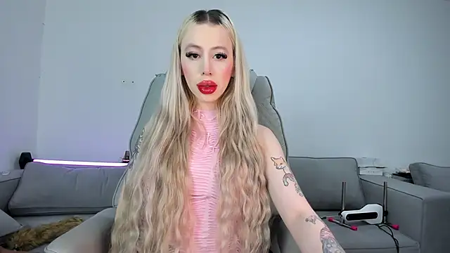 Snapshot of Sweet_Soffi chatting on 02.08.26 Sweet Soffi online show from 02.08.26