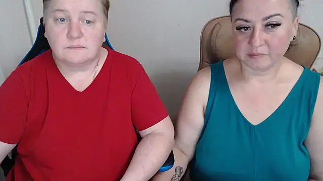 Snapshot of Bertie_Adeline chatting on 09.13.25 Bertie Adeline online show from 09.13.25