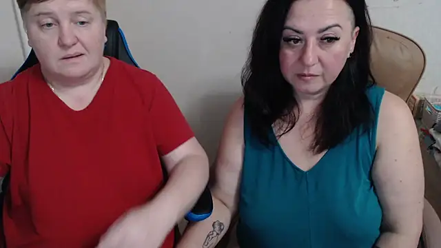 Snapshot of Bertie_Adeline chatting on 09.14.25 Bertie Adeline online show from 09.14.25