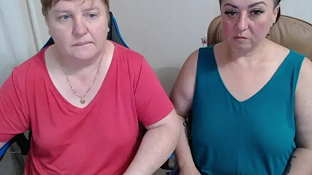 Snapshot of Bertie_Adeline chatting on 09.26.25 Bertie Adeline online show from 09.26.25