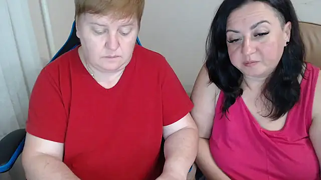 Snapshot of Bertie_Adeline chatting on 09.27.25 Bertie Adeline online show from 09.27.25