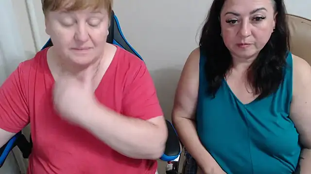 Snapshot of Bertie_Adeline chatting on 09.28.25 Bertie Adeline online show from 09.28.25