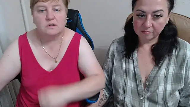 Snapshot of Bertie_Adeline chatting on 10.04.25 Bertie Adeline online show from 10.04.25