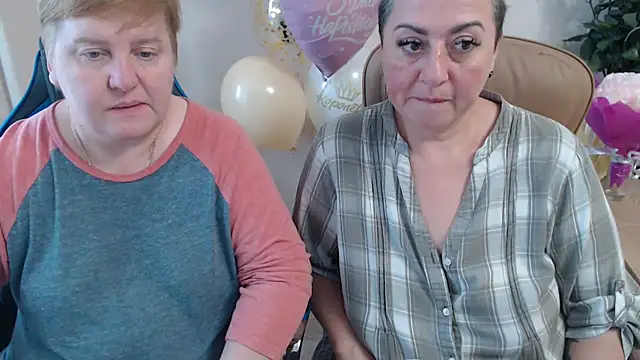 Snapshot of Bertie_Adeline chatting on 10.15.25 Bertie Adeline online show from 10.15.25