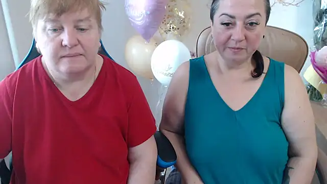 Snapshot of Bertie_Adeline chatting on 10.19.25 Bertie Adeline online show from 10.19.25