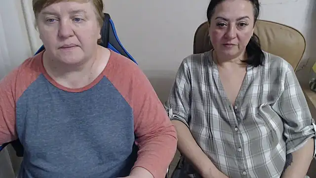 Snapshot of Bertie_Adeline chatting on 10.25.25 Bertie Adeline online show from 10.25.25