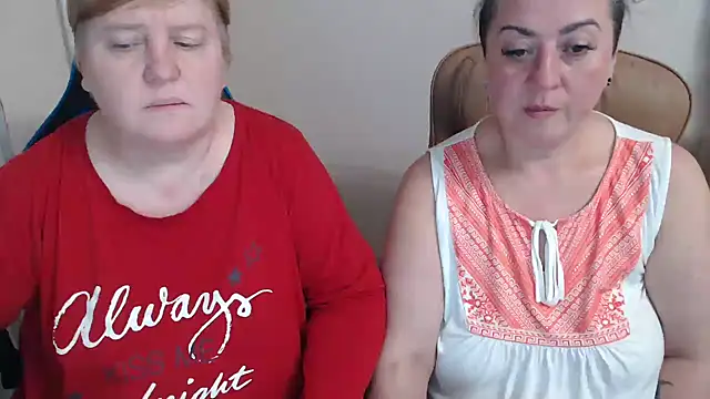 Snapshot of Bertie_Adeline chatting on 10.29.25 Bertie Adeline online show from 10.29.25