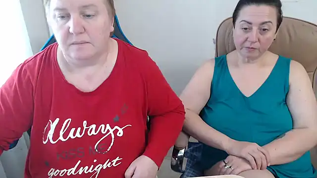 Snapshot of Bertie_Adeline chatting on 11.10.25 Bertie Adeline online show from 11.10.25