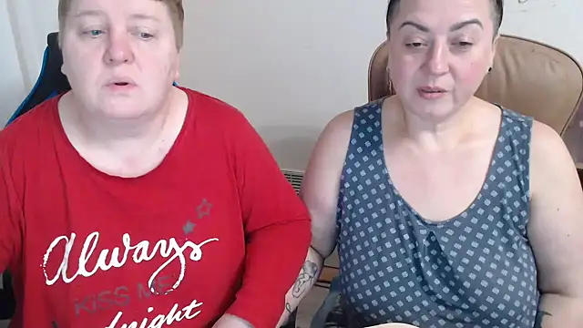 Snapshot of Bertie_Adeline chatting on 11.26.25 Bertie Adeline online show from 11.26.25