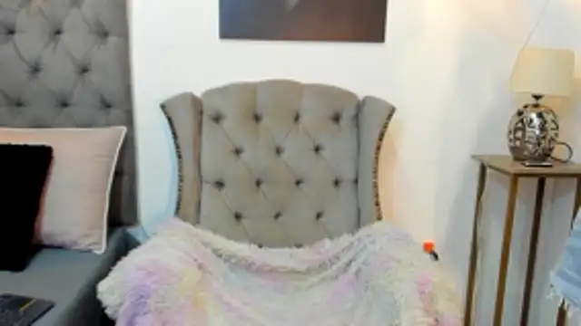 nahiroby ebony online show from 10.24.25