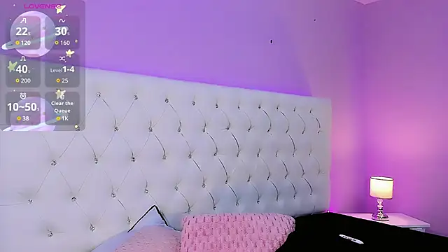 DaniielaV online show from 09.19.25