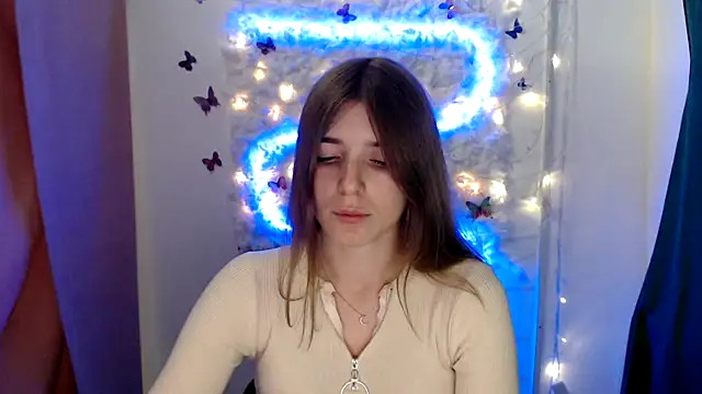 JuiceLips   online show from 09.15.25