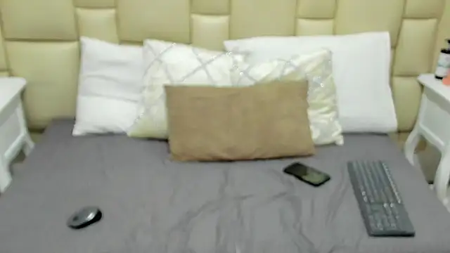 SkinnyGirl 28 online show from 12.18.25