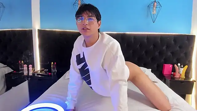 AleAurarashi online show from 09.23.25