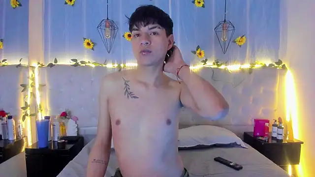 AleAurarashi online show from 10.21.25