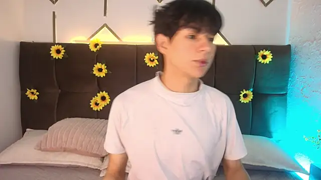 AleAurarashi online show from 04.14.26