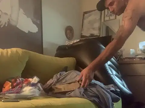 Hothotboyg online show from 09.12.25