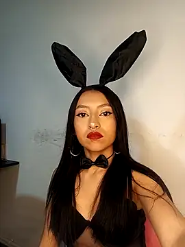 Snapshot of Luna_Moo_ chatting on 10.10.25 Luna Moo online show from 10.10.25