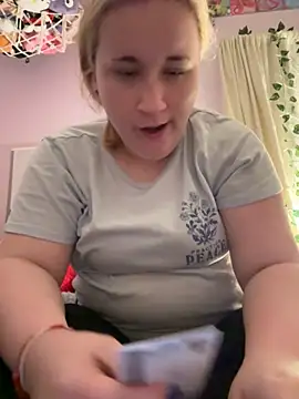 Snapshot of imawhorenslut19 chatting on 04.09.26 imawhorenslut19 online show from 04.09.26