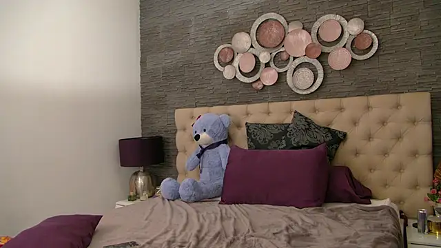 VannyFoxx online show from 10.14.25