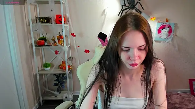 Jennie Hunter online show from 11.06.25