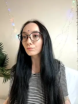 Snapshot of Jinhee_Tiny chatting on 09.19.25 Jinhee Tiny online show from 09.19.25