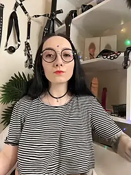 Snapshot of Jinhee_Tiny chatting on 10.01.25 Jinhee Tiny online show from 10.01.25