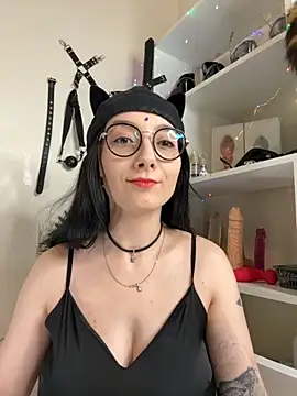 Snapshot of Jinhee_Tiny chatting on 10.02.25 Jinhee Tiny online show from 10.02.25