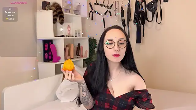 Snapshot of Jinhee_Tiny chatting on 11.05.25 Jinhee Tiny online show from 11.05.25