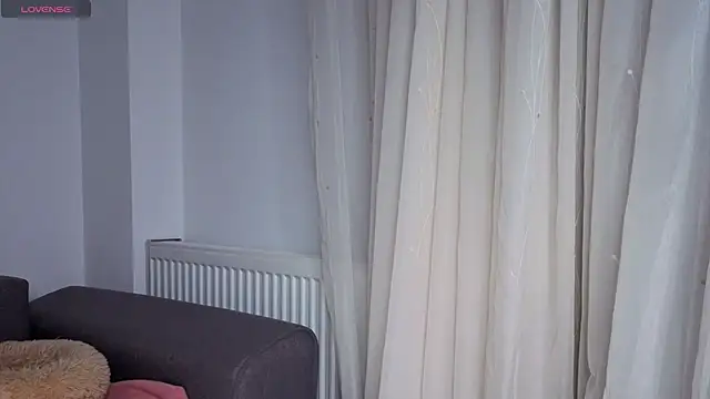 Snapshot of SkinnyMode chatting on 10.15.25 SkinnyMode online show from 10.15.25