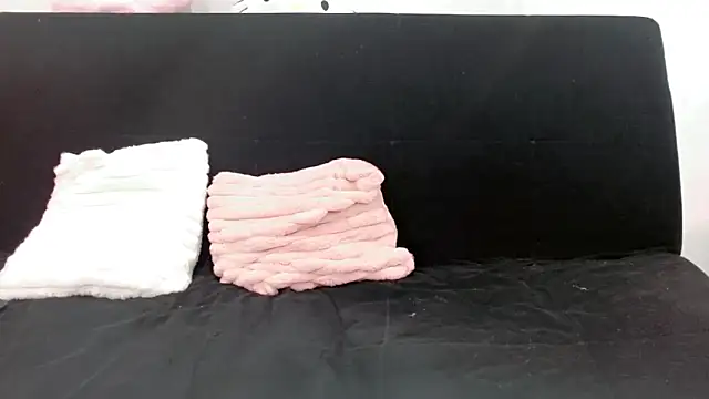 Snapshot of Emmahahaha17 chatting on 09.19.25 Emmahahaha17 online show from 09.19.25