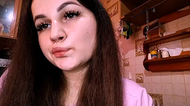 DierdreCousineau online show from 11.05.25