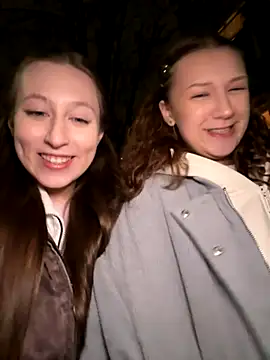 Snapshot of FroggyAnna chatting on 11.06.25 FroggyAnna online show from 11.06.25