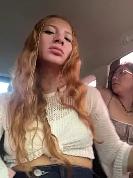 Snapshot of PussyLoversShow chatting on 10.17.25 PussyLoversShow online show from 10.17.25