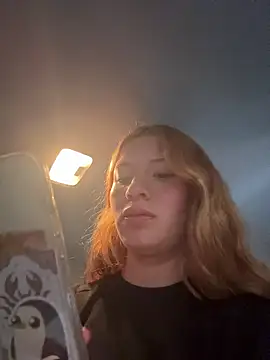 Snapshot of PussyLoversShow chatting on 10.24.25 PussyLoversShow online show from 10.24.25