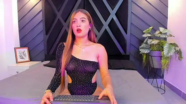 Alana cox  online show from 10.20.25