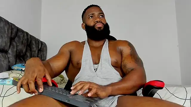 Snapshot of james_musclebbc chatting on 02.02.26 james musclebbc online show from 02.02.26