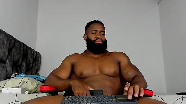 Snapshot of james_musclebbc chatting on 02.15.26 james musclebbc online show from 02.15.26