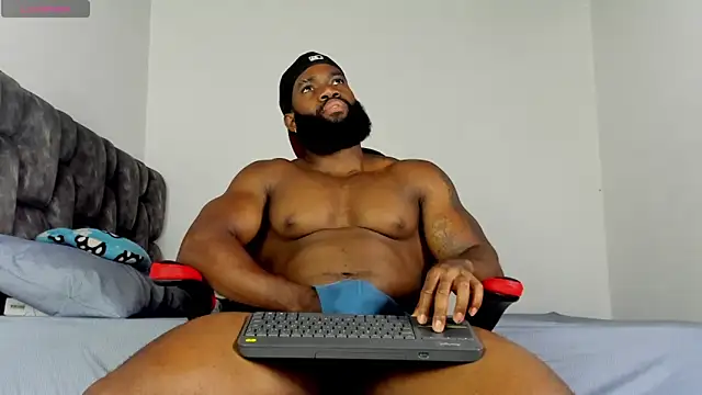 Snapshot of james_musclebbc chatting on 05.19.26 james musclebbc online show from 05.19.26