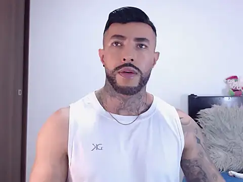 andrea de lucaa online show from 12.03.25