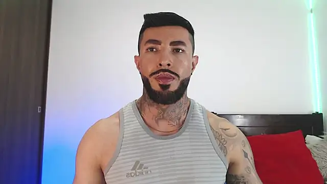 andrea de lucaa online show from 04.13.26