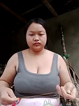 Snapshot of girl-babi chatting on 04.27.26 girl-babi online show from 04.27.26