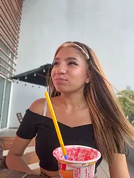 Isabella18 pink online show from 05.13.26
